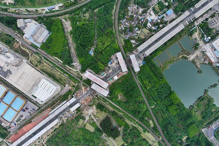 总重7.6万吨！4座高速公路桥梁同步完成转体