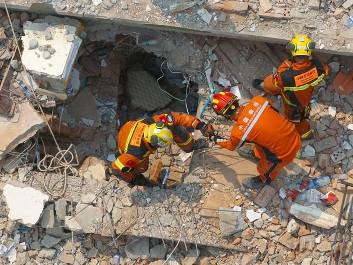 中国救援队伍在缅开展联合救援行动