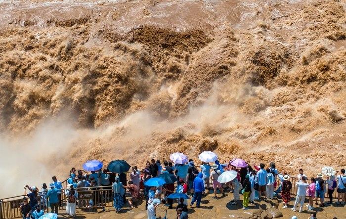 山西吉县：黄河壶口瀑布壮美引客来