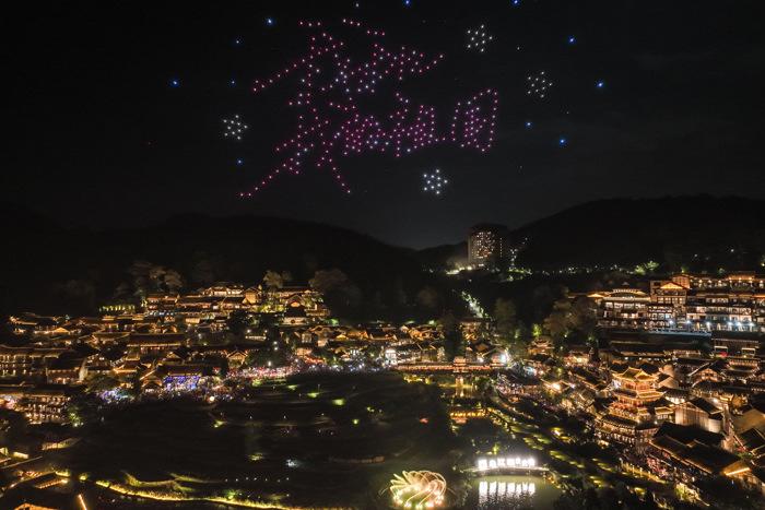 “乌江烟火大会”燃动国庆中秋假期夜经济