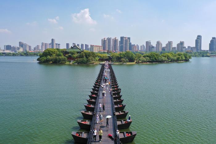 豫章书院焕新迎客 假期游客络绎不绝