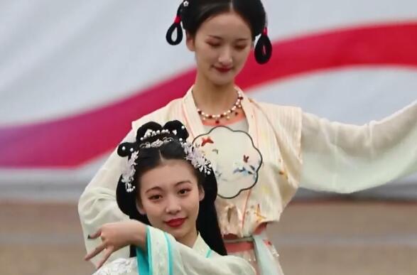 如何让“国风”吹向世界？媒体大咖热议