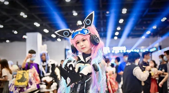 “小粉红”还是“躺平一代”？中国当代青年呈现多色光谱