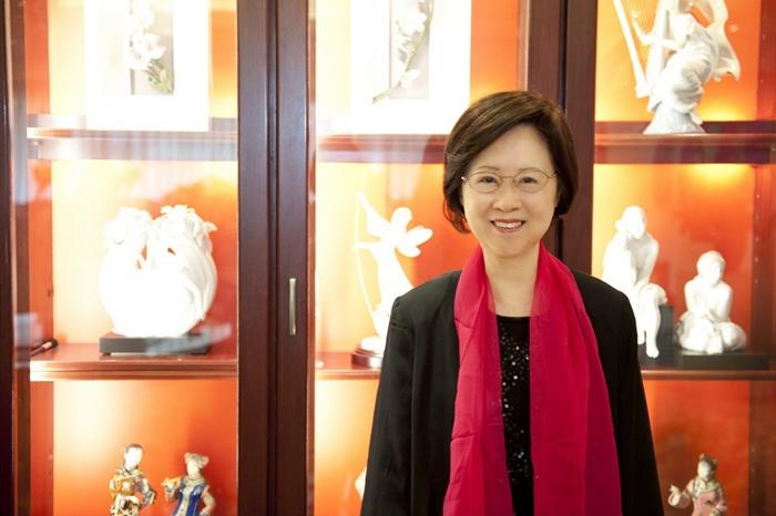 “翩然”离去！一组图回忆知名女作家琼瑶